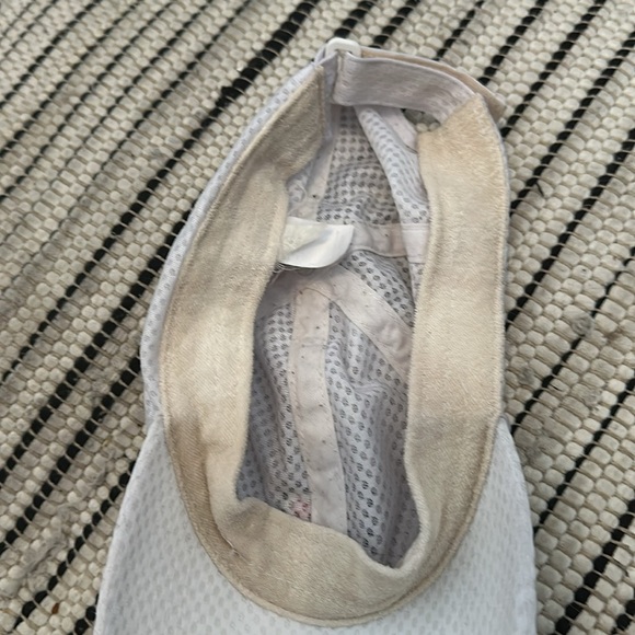 Hat. Use for cycling. - Picture 4 of 12